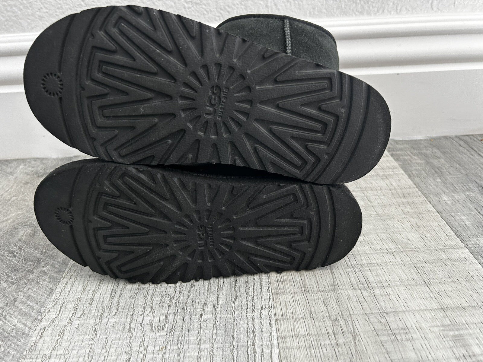 UGG Black Classic II Boots Kids Size 3 Uggboots Authentic Ugg Boots Black