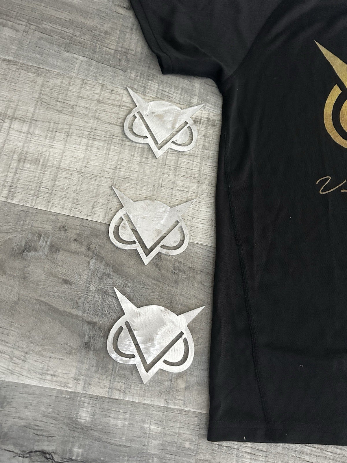 Vanoss Shirt Headphone Stand Coins Metal Collectors Logos 6 Vanoss Gaming Beast