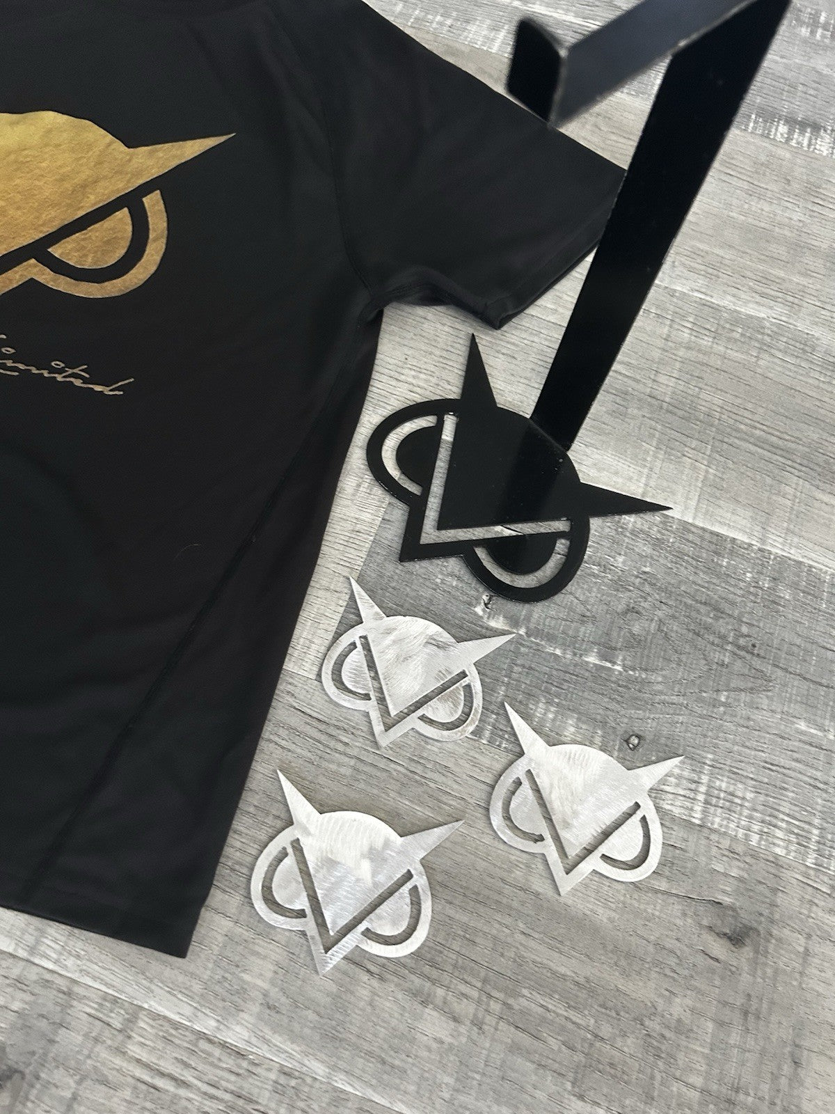 Vanoss Shirt Headphone Stand Coins Metal Collectors Logos 6 Vanoss Gaming Beast